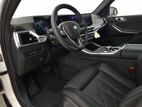 Used 2026 BMW X5 xDrive40i w/ Parking Assistance Package image 11