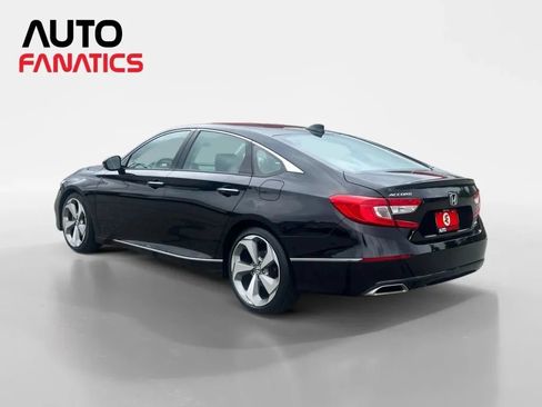Used 2018 Honda Accord Touring image 3