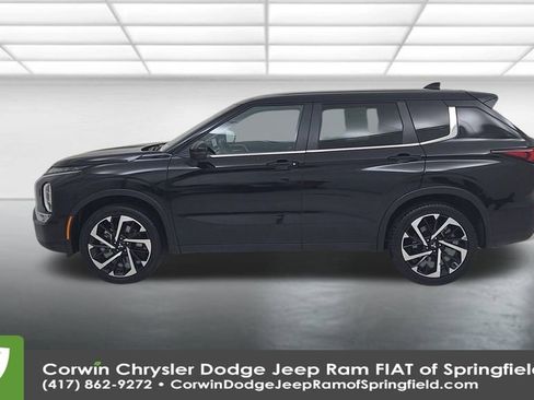 Used 2024 Mitsubishi Outlander SE image 9