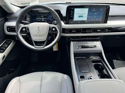New 2027 Lincoln Aviator AWD image 14