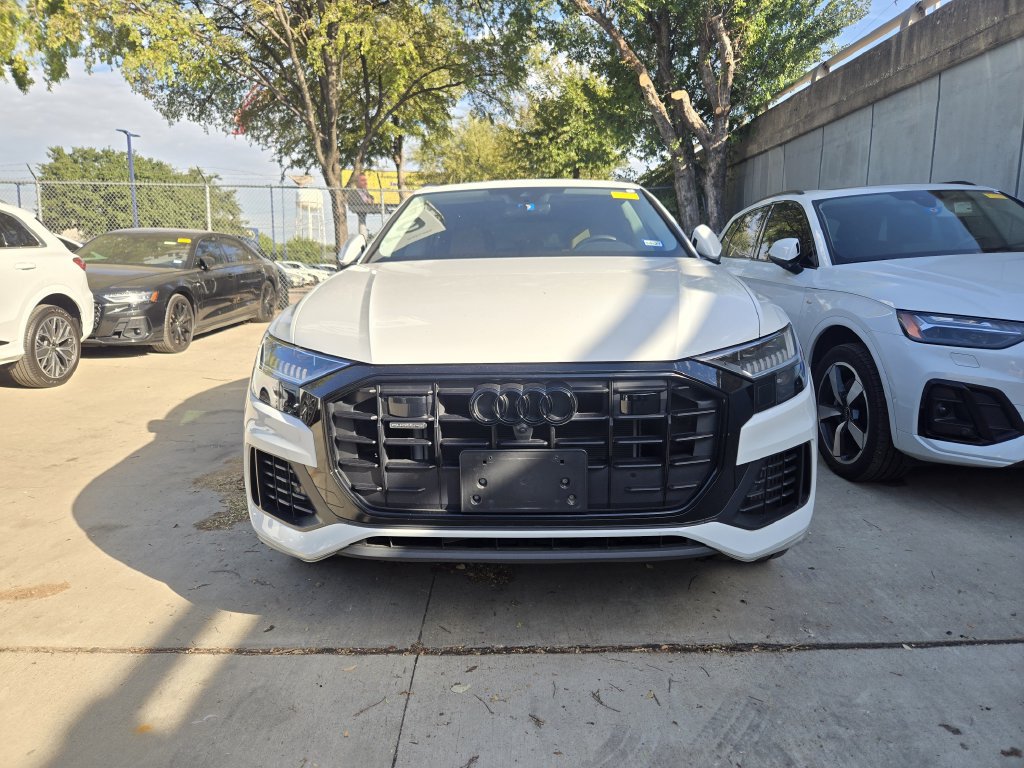 Used 2023 Audi Q8 Premium w/ Convenience Package AWD/4WD image 4