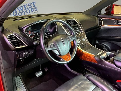 Used 2018 Lincoln MKX Reserve w/ Driver Assistance Package FWD image 17