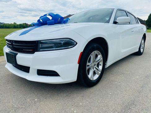 Used 2021 Dodge Charger SXT RWD image 1