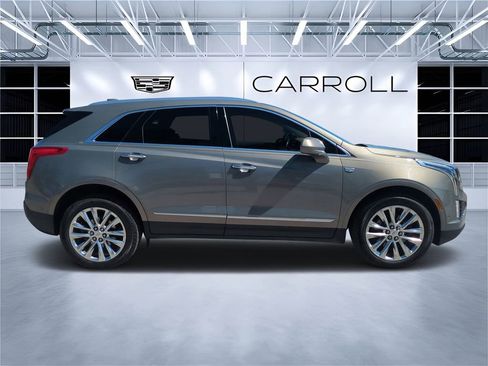 Used 2019 Cadillac XT5 Platinum image 2