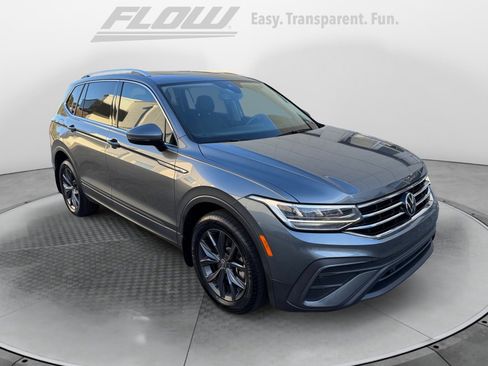 Used 2022 Volkswagen Tiguan SE image 1