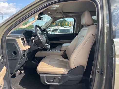 Used 2024 Ford Expedition Max Limited AWD/4WD image 11