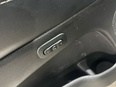 Used 2017 Jeep Grand Cherokee Overland AWD/4WD image 17