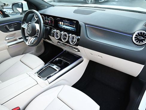 Certified 2025 Mercedes-Benz GLA 250 image 9