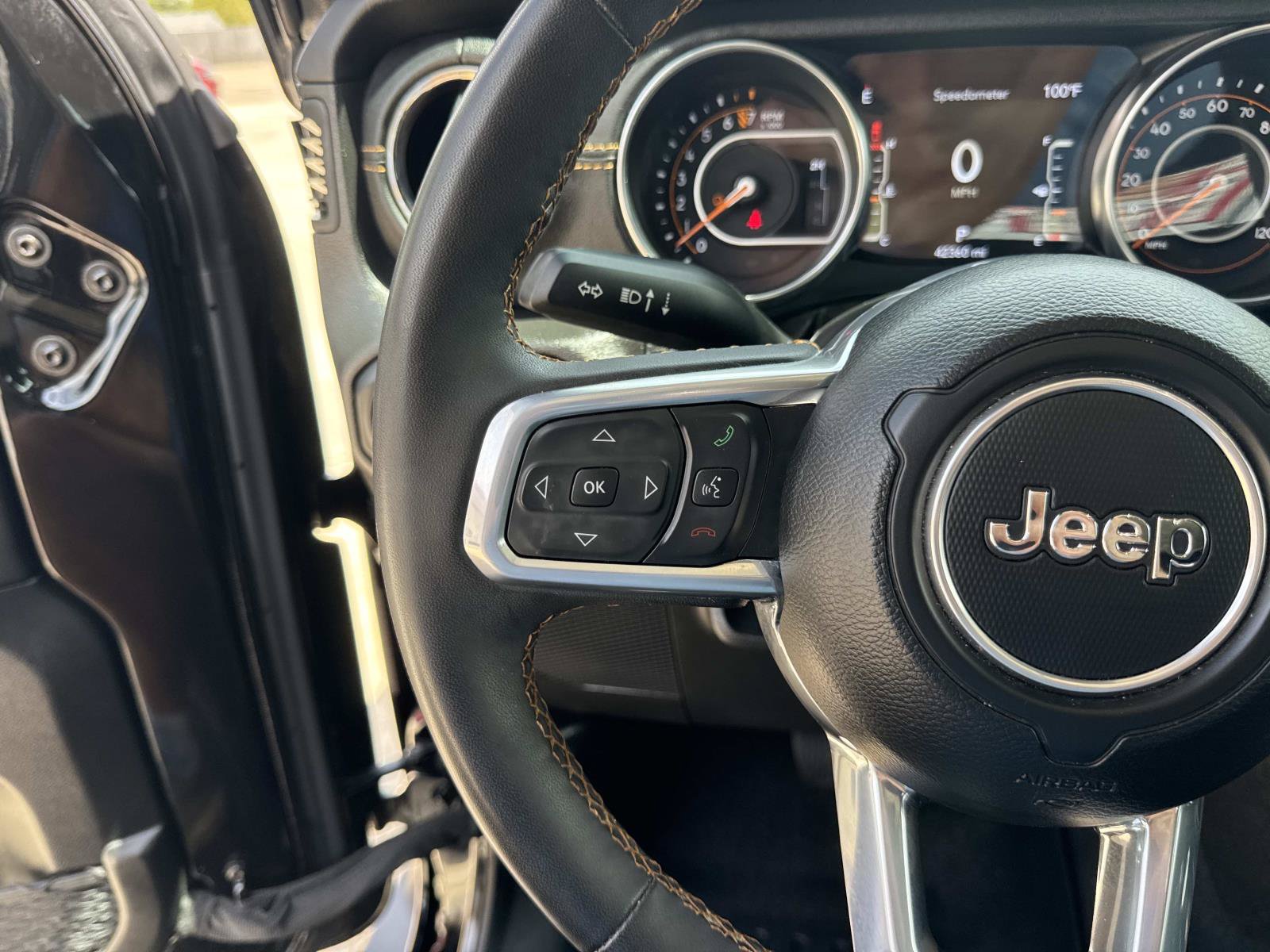 Used 2023 Jeep Gladiator Overland AWD/4WD image 22