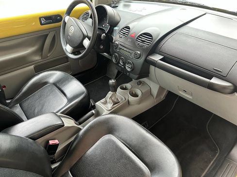 Used 2005 Volkswagen Beetle GL image 15