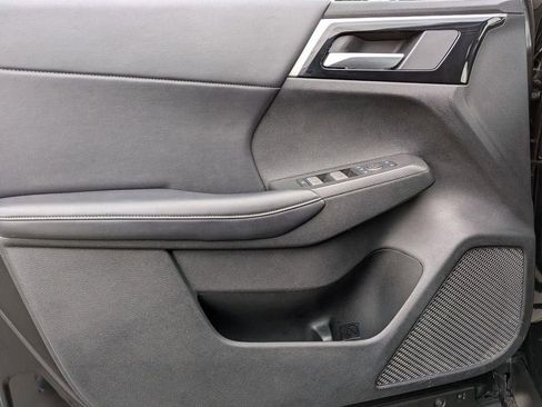 Used 2024 Mitsubishi Outlander SE AWD/4WD image 13