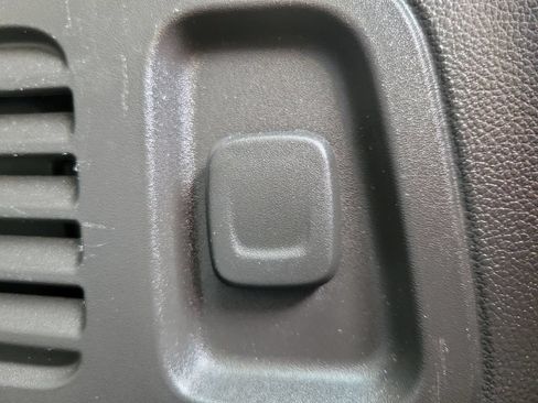 Used 2019 Buick Enclave Essence AWD/4WD image 7