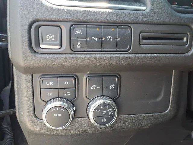 Used 2024 GMC Yukon SLT AWD/4WD image 29