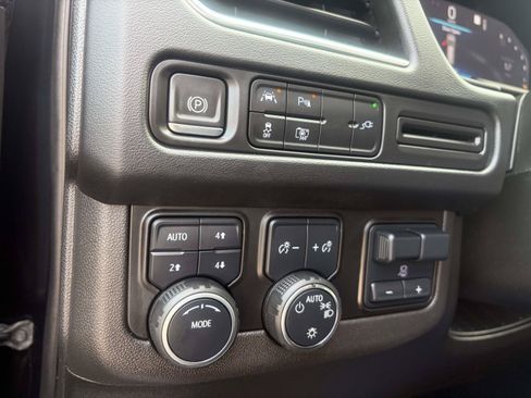 Used 2022 Chevrolet Tahoe RST w/ Sport Performance Package AWD/4WD image 17