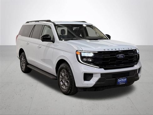 Used 2025 Ford Expedition Max Active AWD/4WD image 9