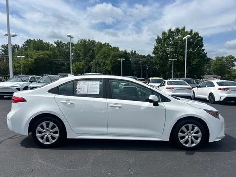 Used 2024 Toyota Corolla LE FWD image 5