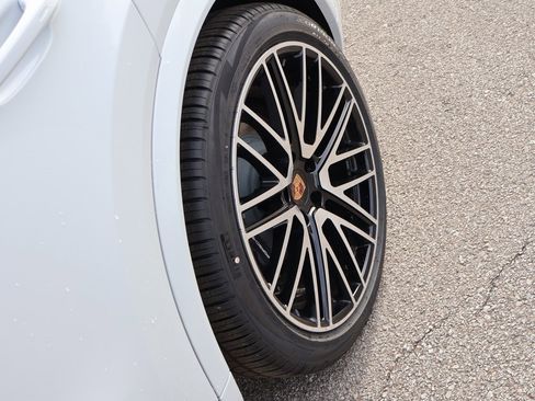 New 2026 Porsche Cayenne Coupe image 38