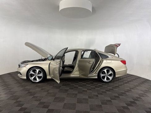 Used 2020 Honda Accord Touring image 11