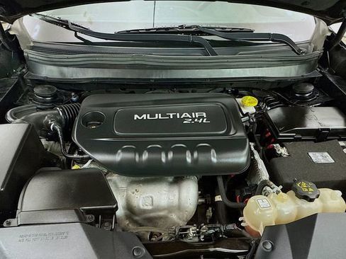 Used 2019 Jeep Cherokee Latitude w/ Popular Appearance Group image 28