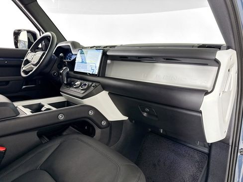 Used 2025 Land Rover Defender 110 S image 13