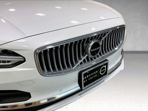 Certified 2023 Volvo S90 B6 Ultimate w/ Protection Package Premier AWD/4WD image 33