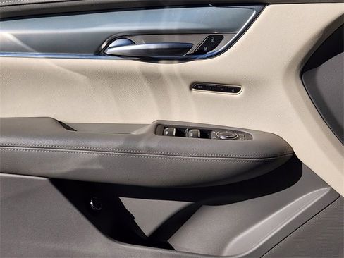 Used 2021 Cadillac XT5 Premium Luxury image 25