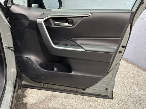 Used 2019 Toyota RAV4 XLE Premium w/ Cold Weather Package AWD/4WD image 13