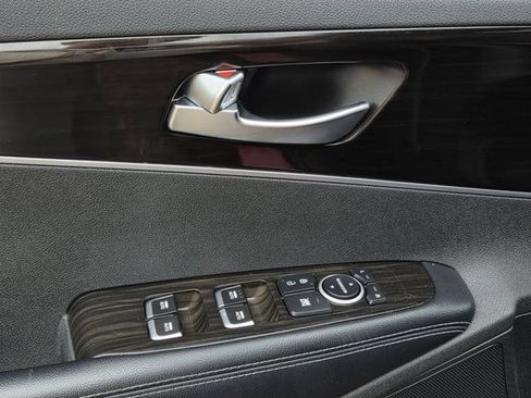 Used 2019 Kia Sorento EX FWD image 17