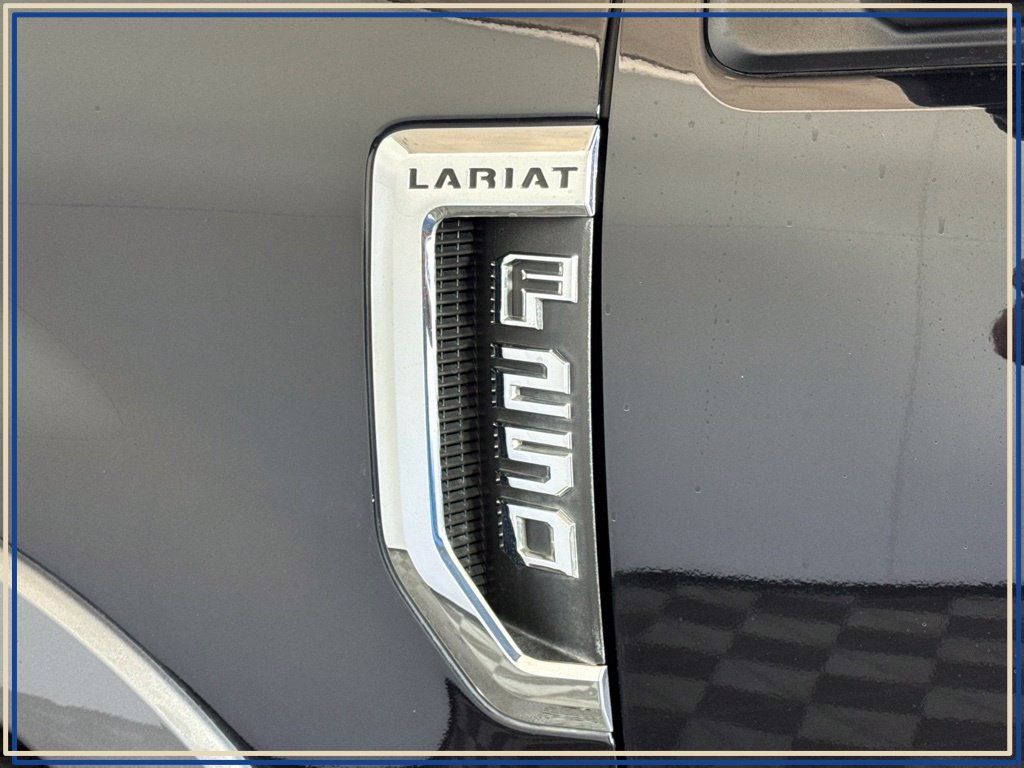 Used 2022 Ford F250 Lariat w/ FX4 Off-Road Package AWD/4WD image 14