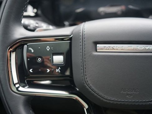 Used 2025 Land Rover Range Rover Velar Dynamic SE image 12