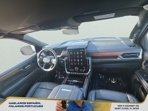 Used 2025 GMC Yukon XL Denali AWD/4WD image 37