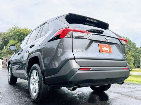 Used 2020 Toyota RAV4 XLE image 7