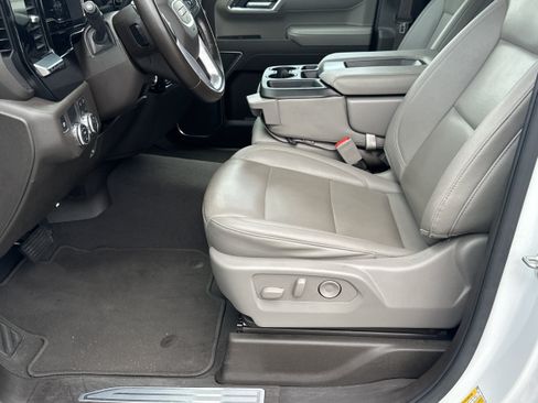 Used 2025 GMC Sierra 1500 SLT RWD image 9