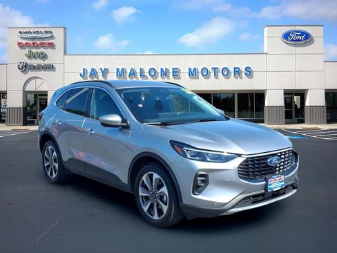 Certified 2024 Ford Escape Platinum AWD/4WD image 9