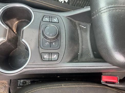 Used 2021 GMC Terrain SLE w/ Driver Convenience Package AWD/4WD image 10