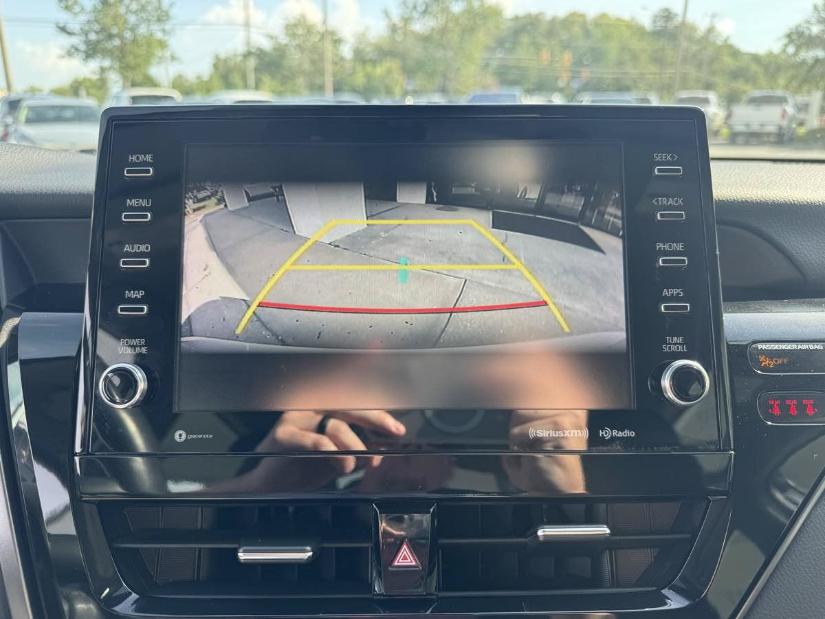 Used 2022 Toyota Camry XLE FWD image 23