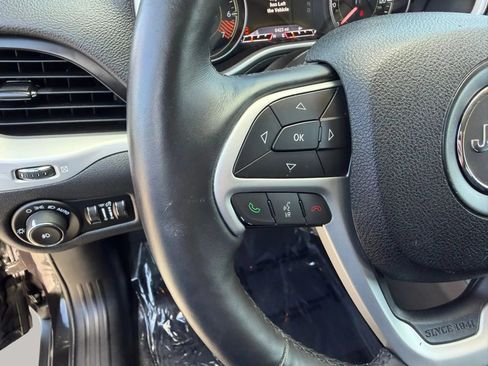 Used 2014 Jeep Cherokee Trailhawk w/ Technology Group AWD/4WD image 18