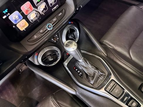 Used 2018 Chevrolet Camaro SS RWD image 31