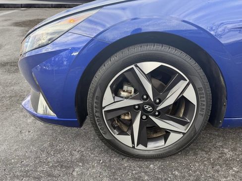 Used 2021 Hyundai Elantra Limited image 5