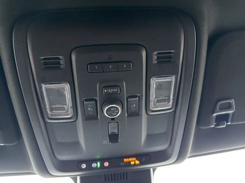 Used 2024 GMC Yukon XL Denali image 34