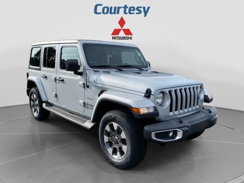 Used 2022 Jeep Wrangler Unlimited Sahara w/ Cold Weather Group AWD/4WD image 8