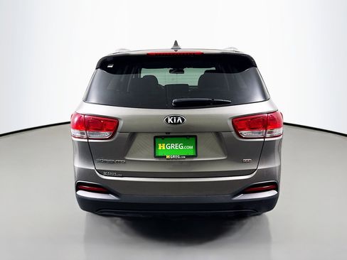 Used 2018 Kia Sorento LX image 8
