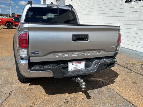 Used 2022 Toyota Tacoma TRD Off-Road image 28