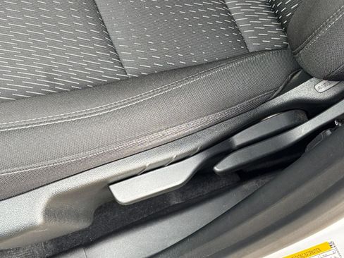 Used 2025 Chevrolet Equinox LT image 22