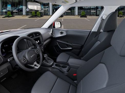 Used 2025 Kia Soul LX image 20