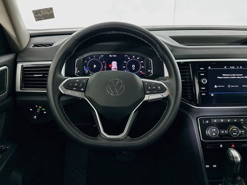 Used 2023 Volkswagen Atlas SE w/ Black Wheel Package FWD image 18