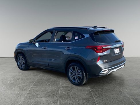 Used 2023 Kia Seltos S w/ Navigation Package image 3