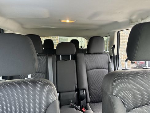 Used 2019 Dodge Journey SE image 16