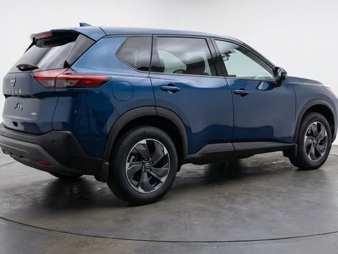Used 2025 Nissan Rogue SV AWD/4WD image 9