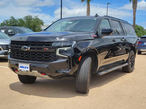 Used 2023 Chevrolet Suburban Z71 AWD/4WD image 2